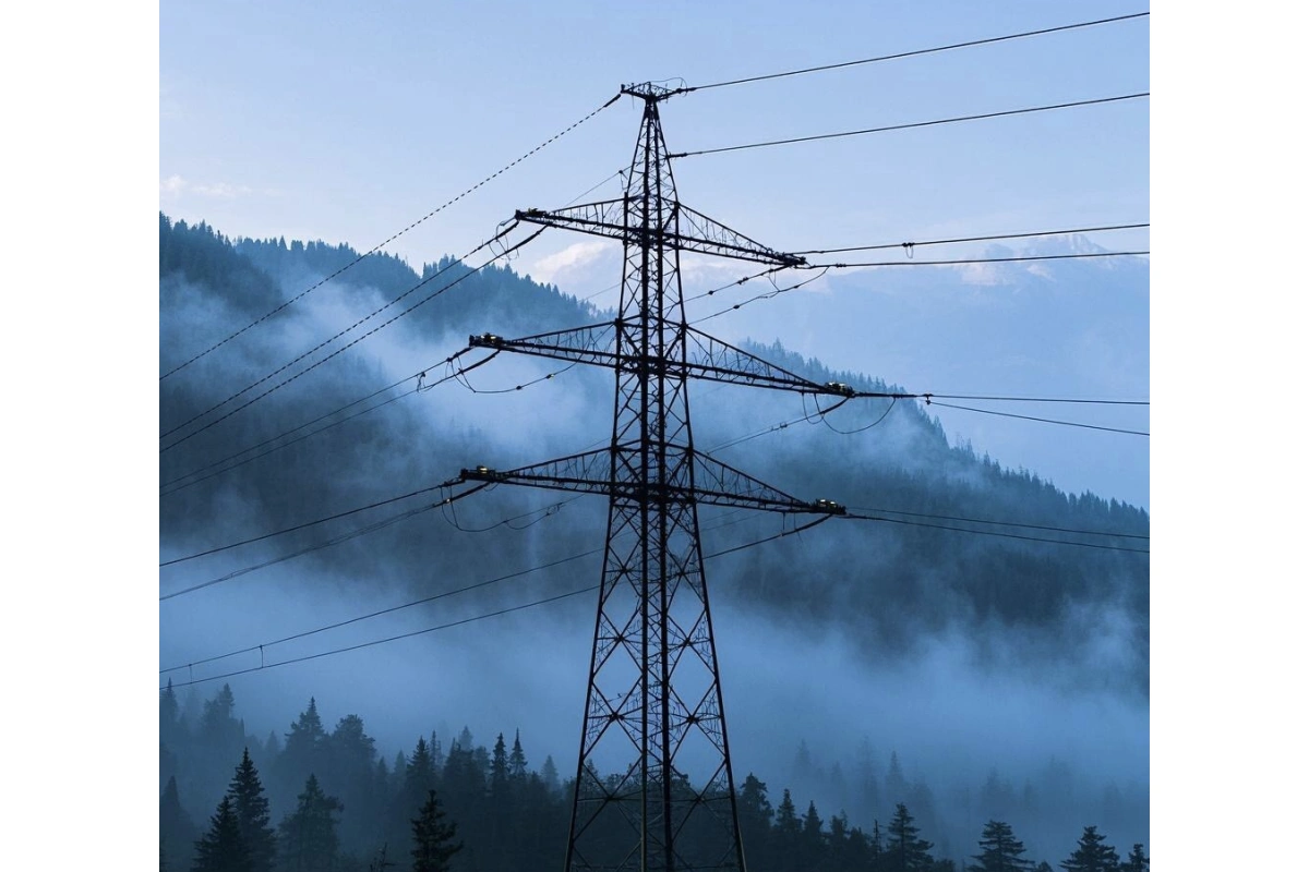 Apakah ciri -ciri Metal Electric Power Tower?